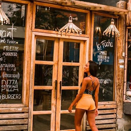 La Facha Hostal Restaurant Surf Mompiche Exterior photo