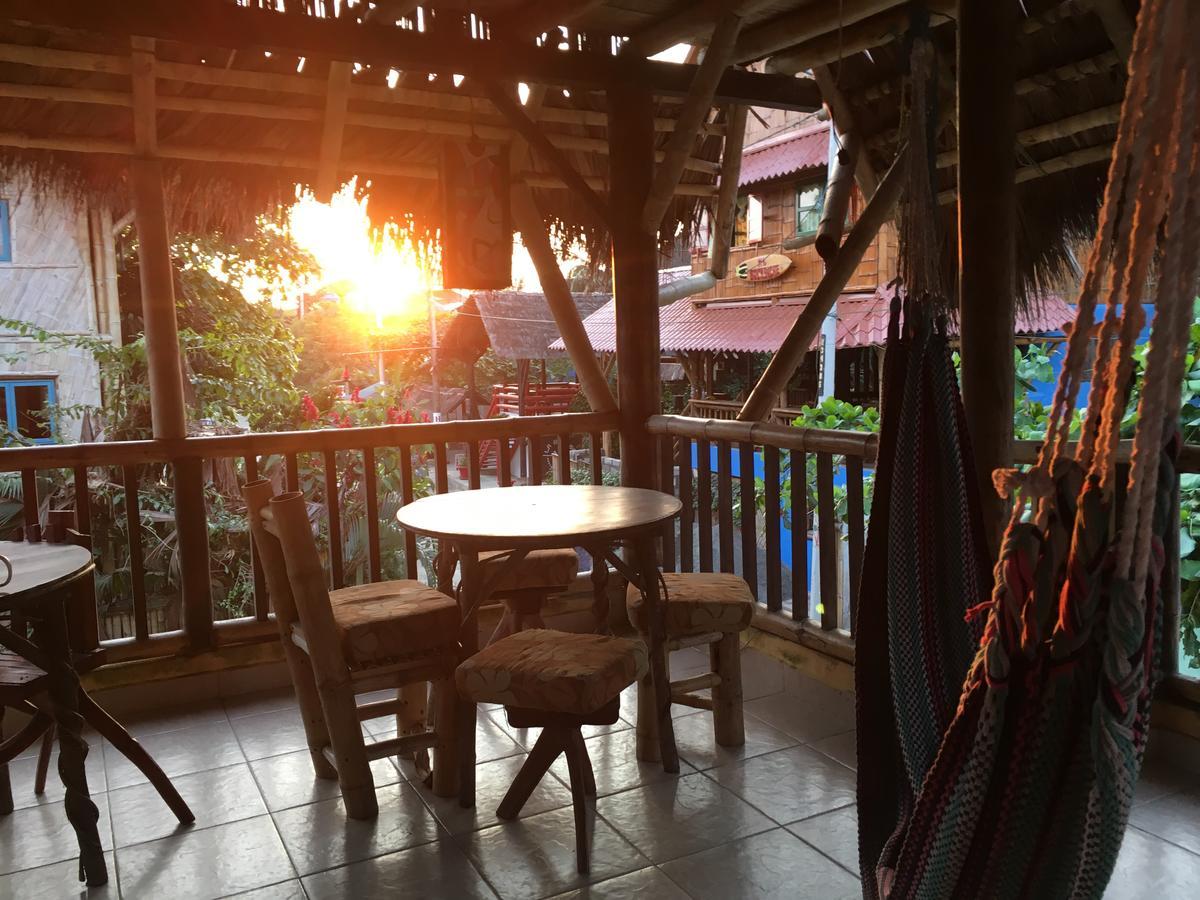 La Facha Hostal Restaurant Surf Mompiche Exterior photo