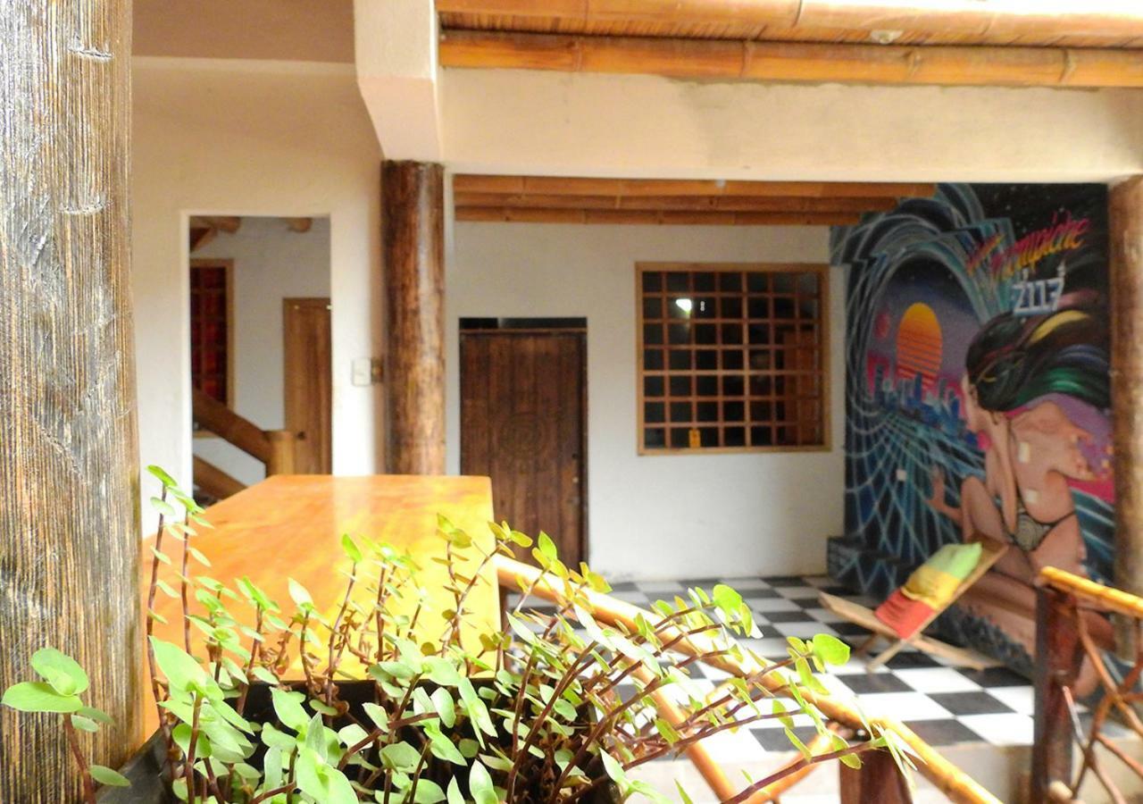 La Facha Hostal Restaurant Surf Mompiche Exterior photo