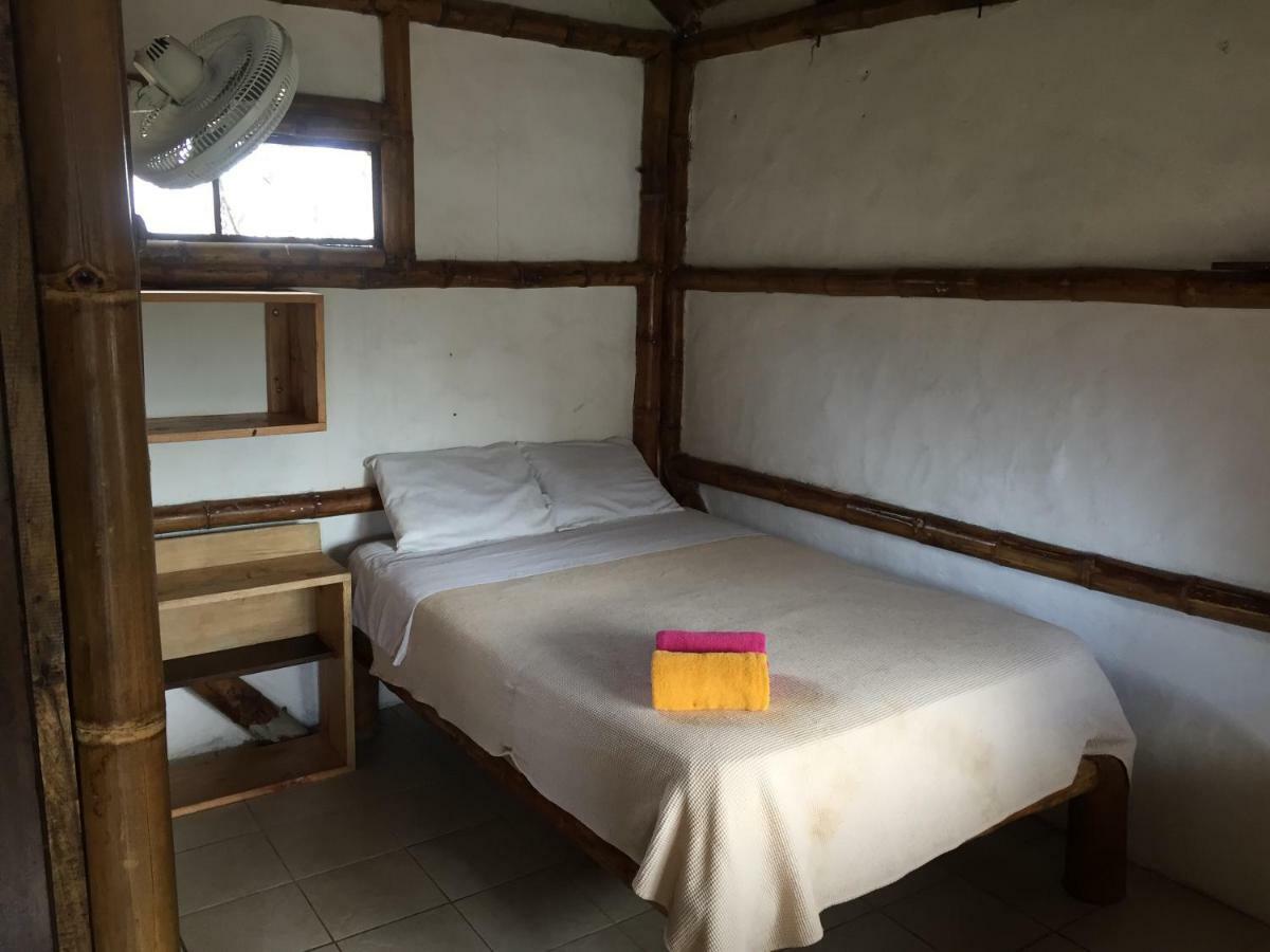 La Facha Hostal Restaurant Surf Mompiche Exterior photo